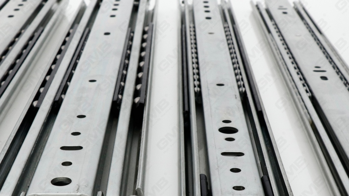 Сверхмощные направляющие полного выдвижения на шарикоподшипниках (GMB5303)