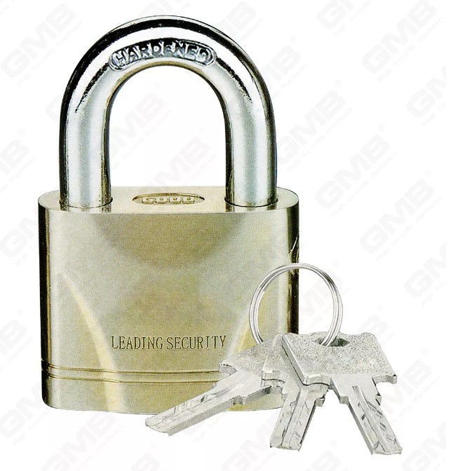 Стоит ли запереть багаж, когда я летаю?