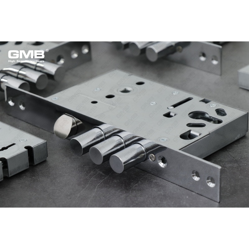 Дверной замок с высоким уровнем безопасности. Прочный корпус замка. Врезной дверной замок наружной двери (816).