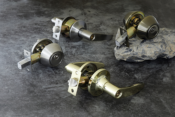 Ручка и трубчатый замок